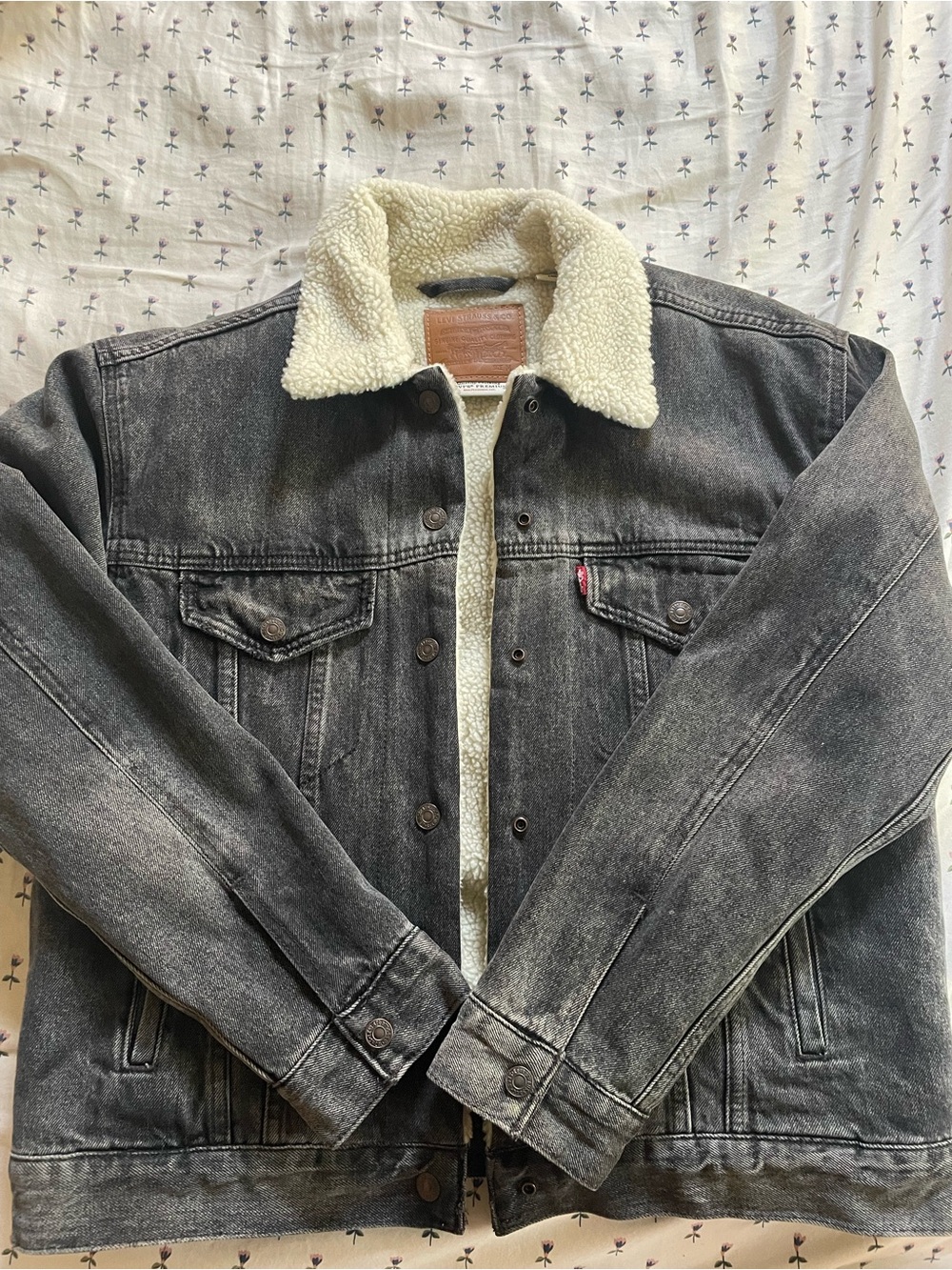 Levi’s black Washed Denim Jacket with Cream Sherpa collar